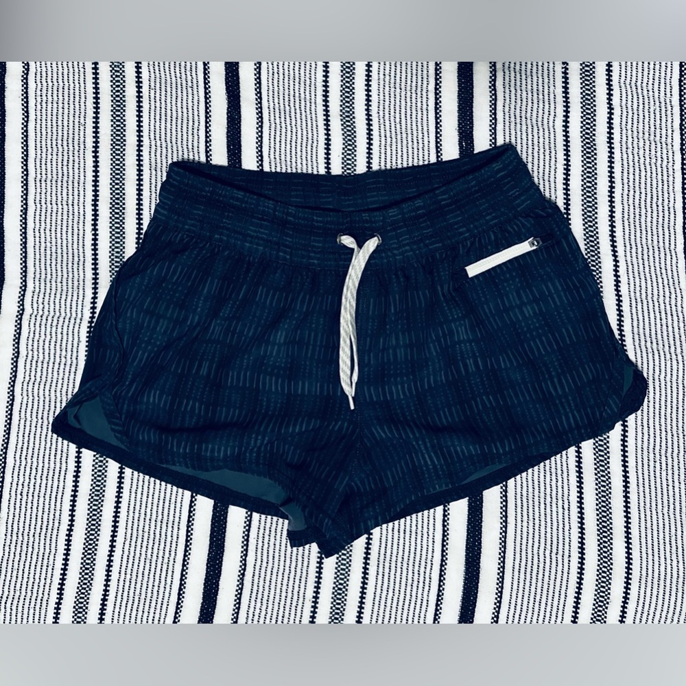 women’s vuori running shorts. size small.